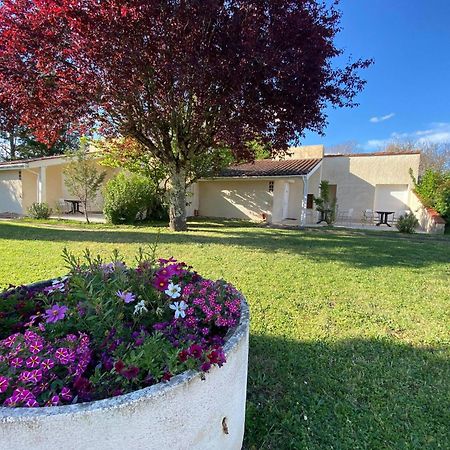 Hotel Restaurant La Dame Du Lac Monflanquin Εξωτερικό φωτογραφία