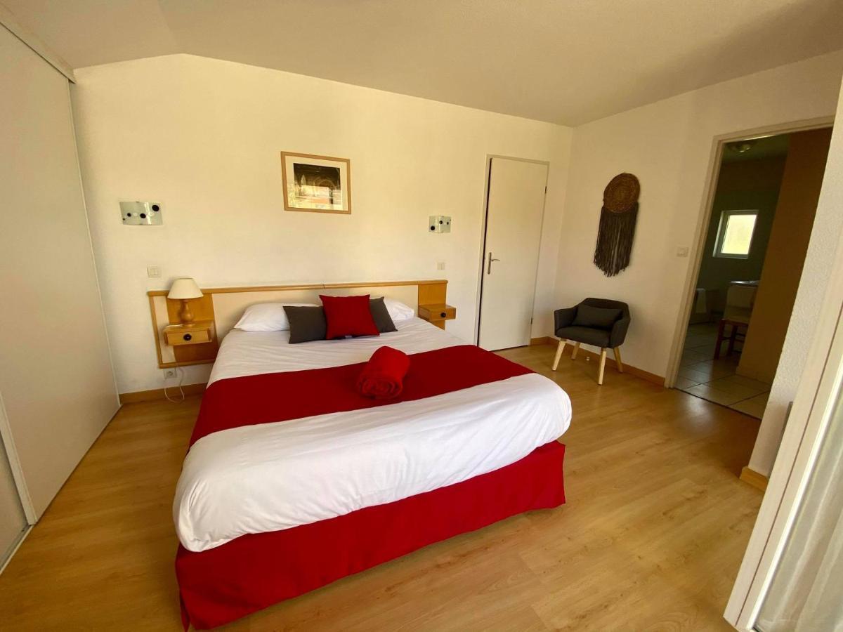 Hotel Restaurant La Dame Du Lac Monflanquin Εξωτερικό φωτογραφία